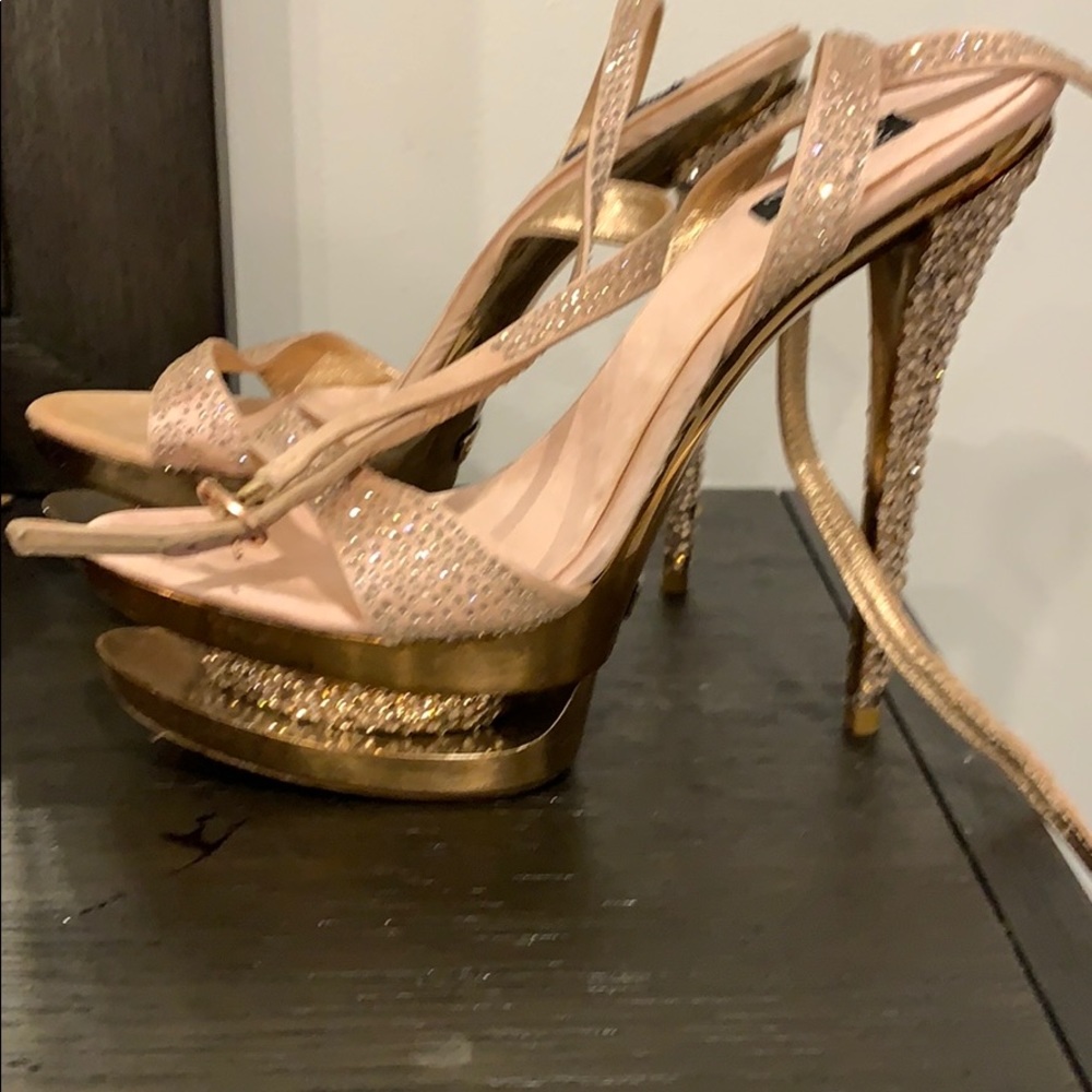 ZiGiny Shoes - Picture 2 of 2